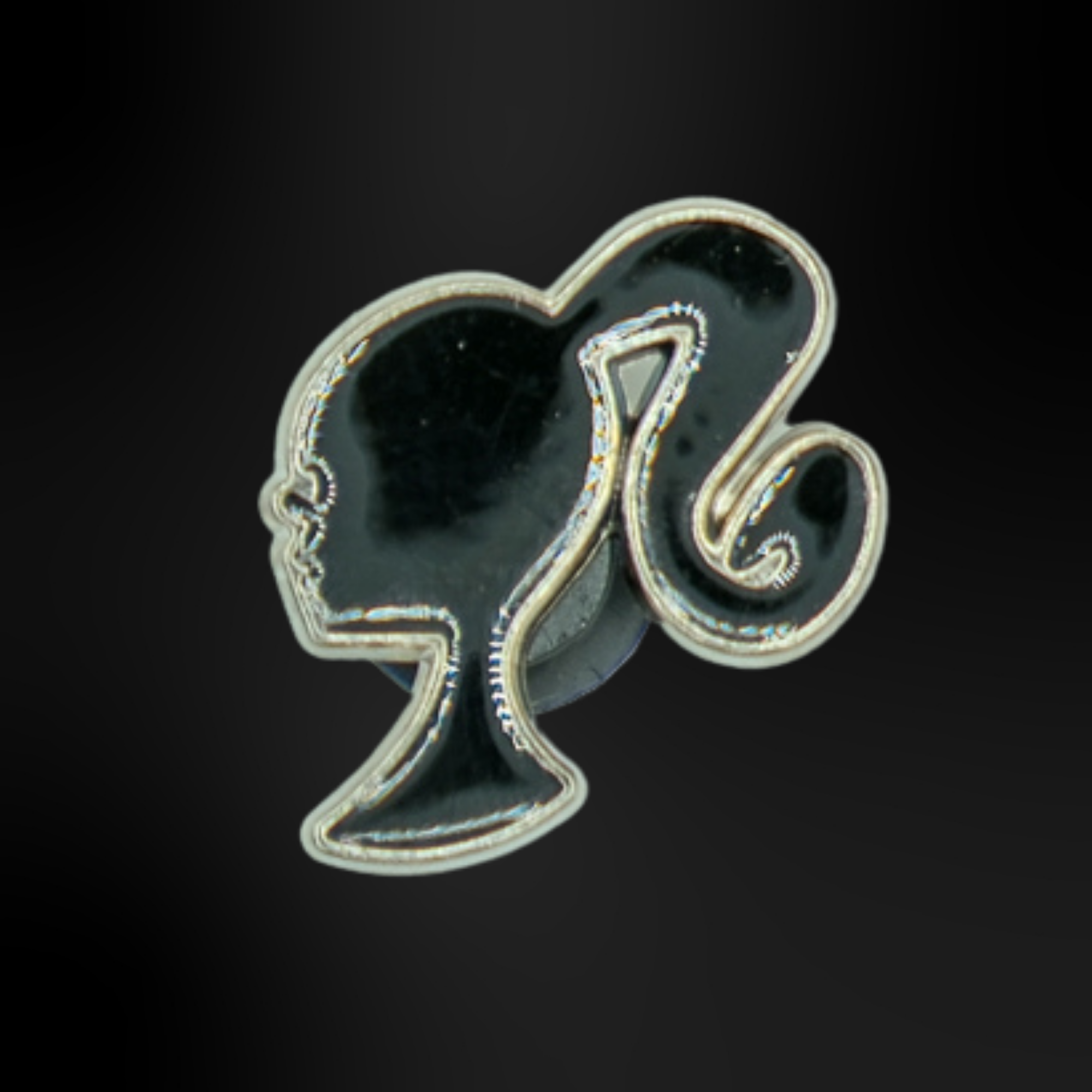 pins metallique barbie noir